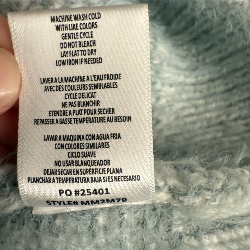 Chevron Patterned Gray Sweater Studio B (Bobeau) - Picture 5 of 5